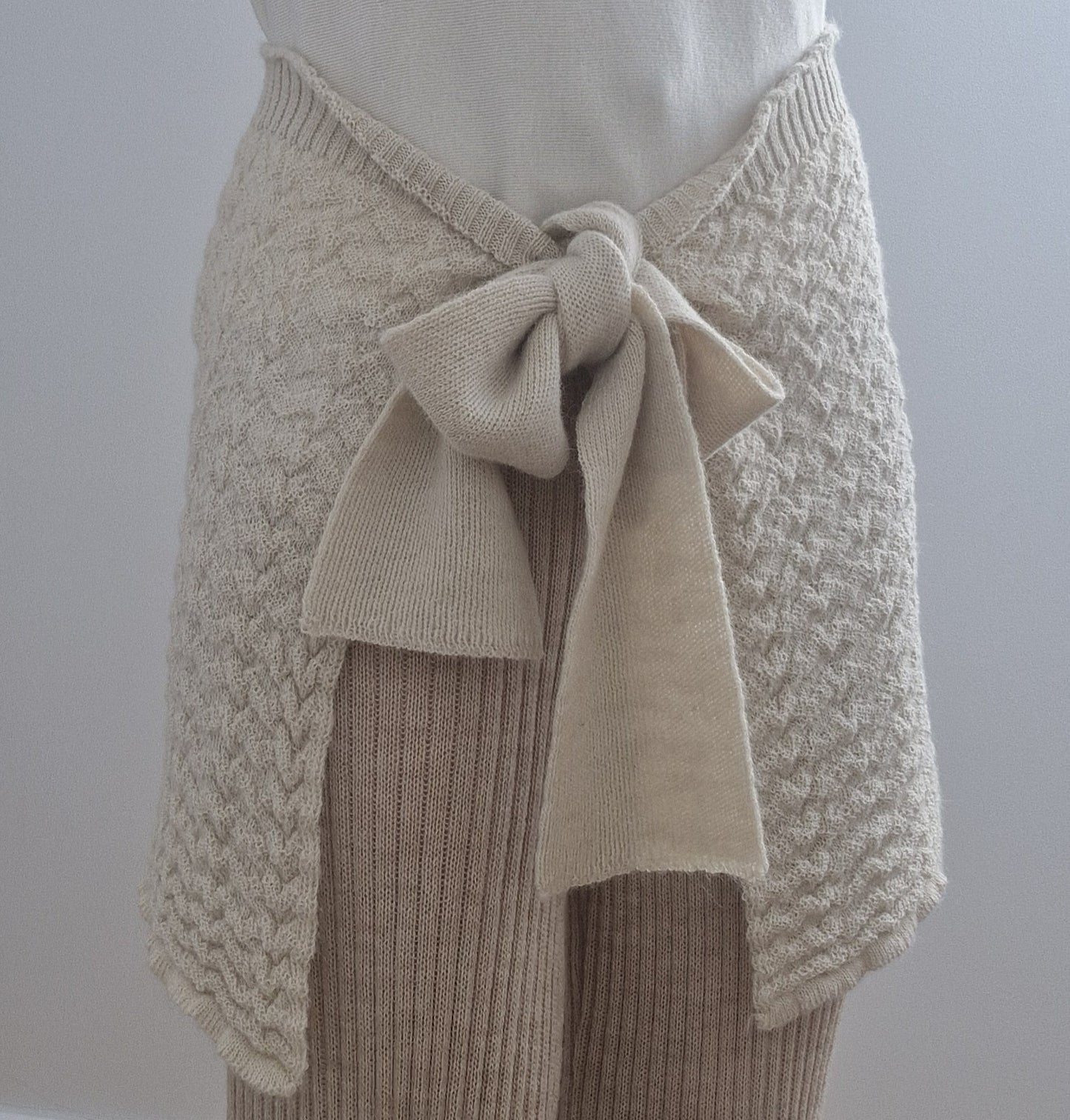 Alpaca Capelet - Cream