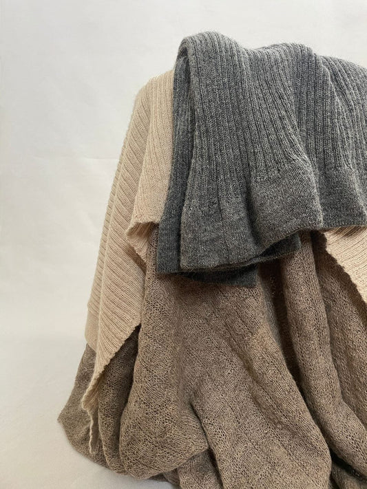 Layer Up in Style: The Benefits of Choosing Alpaca for Your Autumn Wardrobe